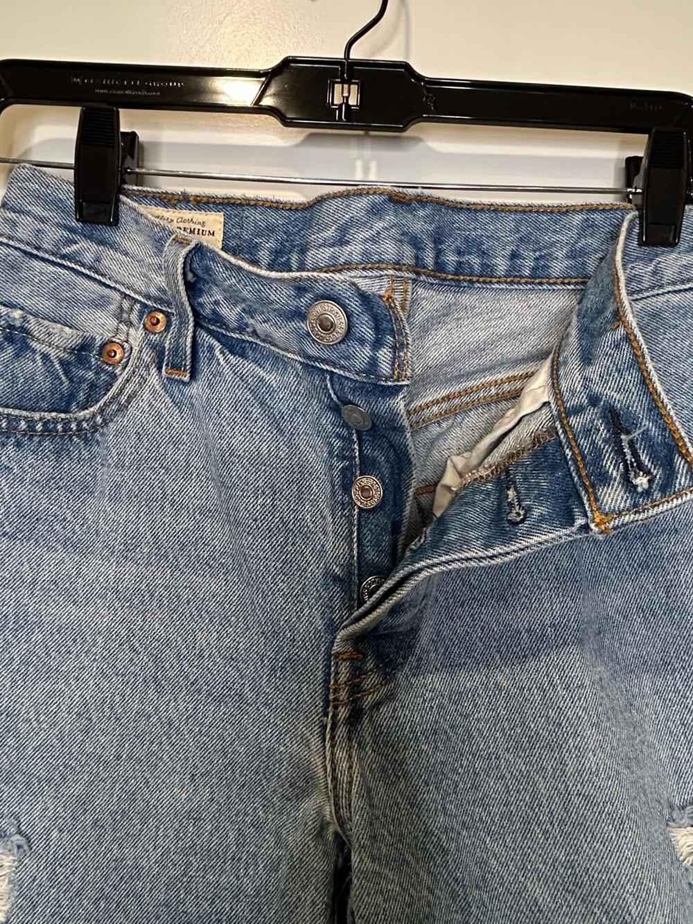 Levi's 501 Original Ripped Distressed Jeans Size W25 L30 - Picture 5 of 6